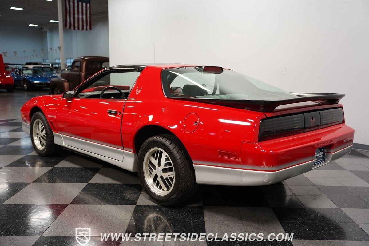 Pontiac-Firebird-Coupe-1986-Red-Gray-72869-9