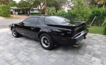 Pontiac-Firebird-Coupe-1989-4