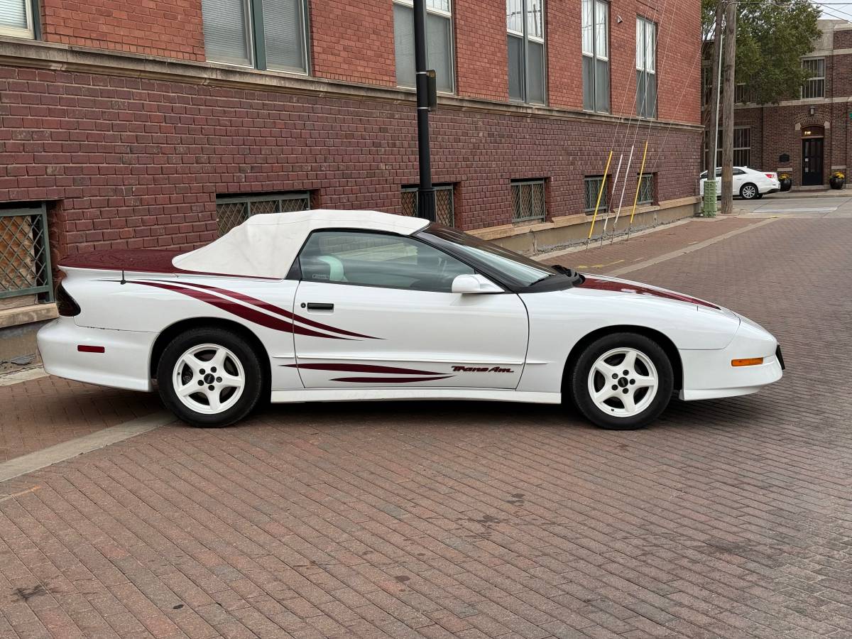 Pontiac-Firebird-trans-am-convertible-1995-white-55574-12