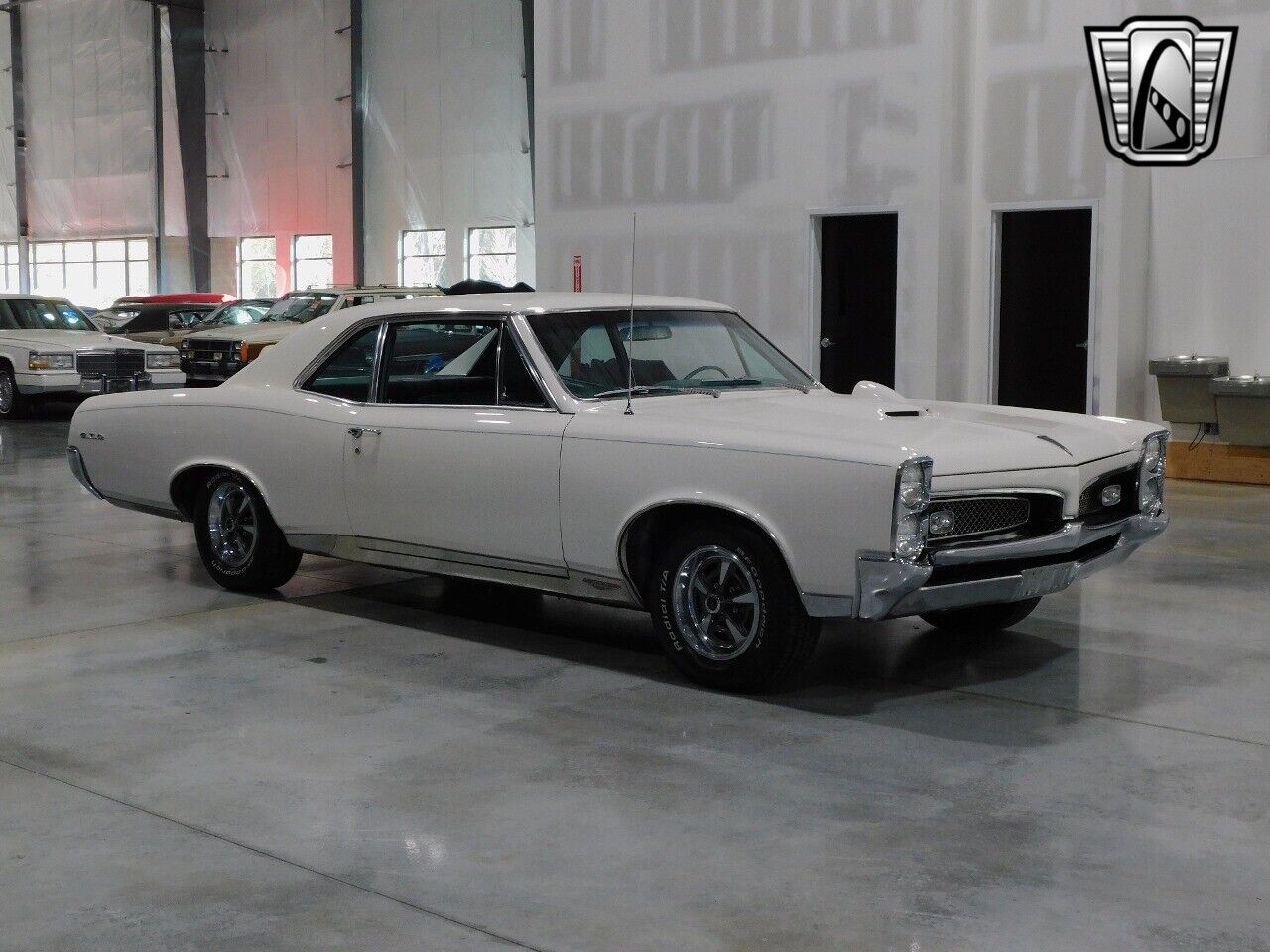 Pontiac-GTO-Berline-1967-White-Turquois-22621-5