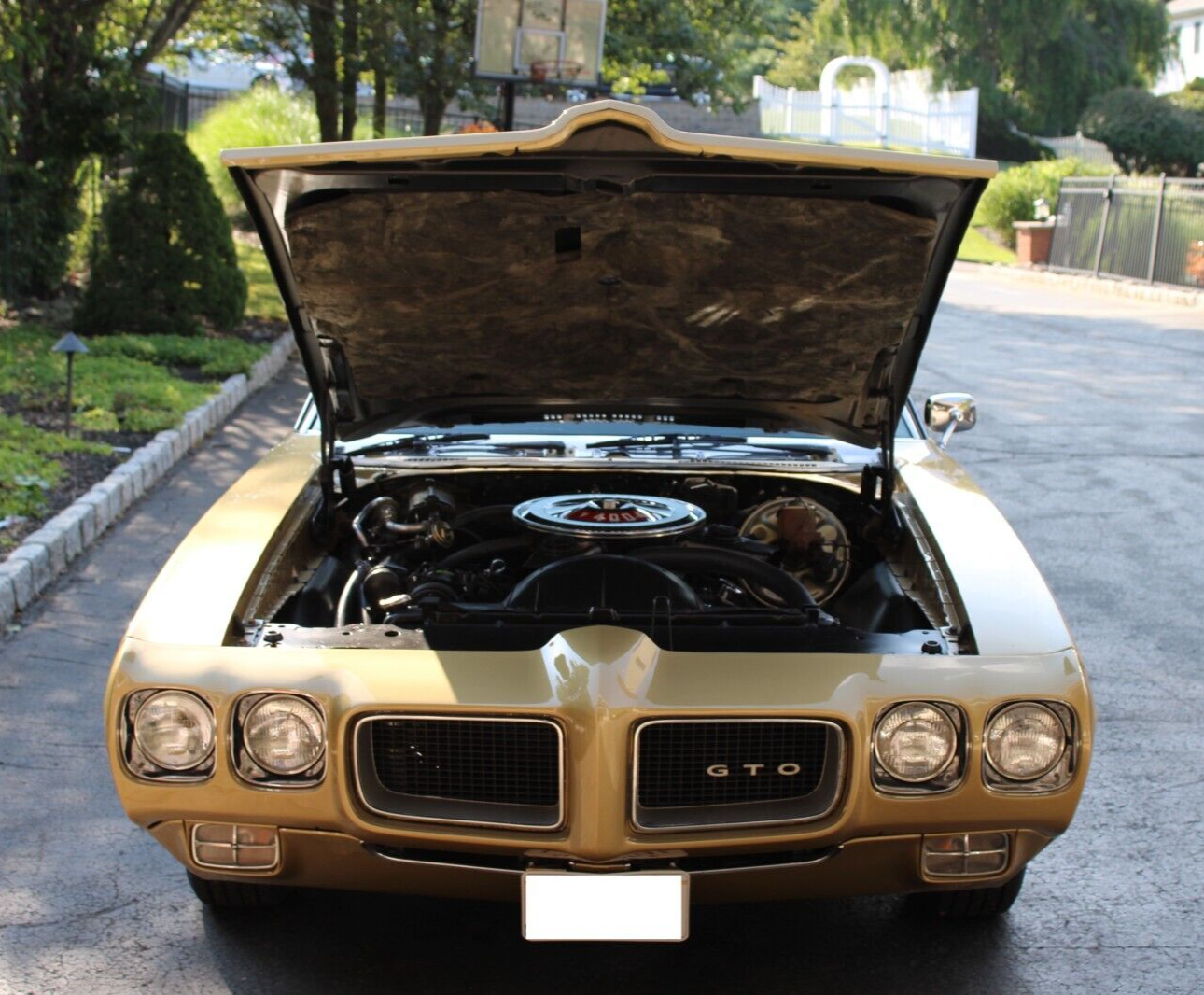 Pontiac-GTO-Coupe-1970-Gold-Black-483-11