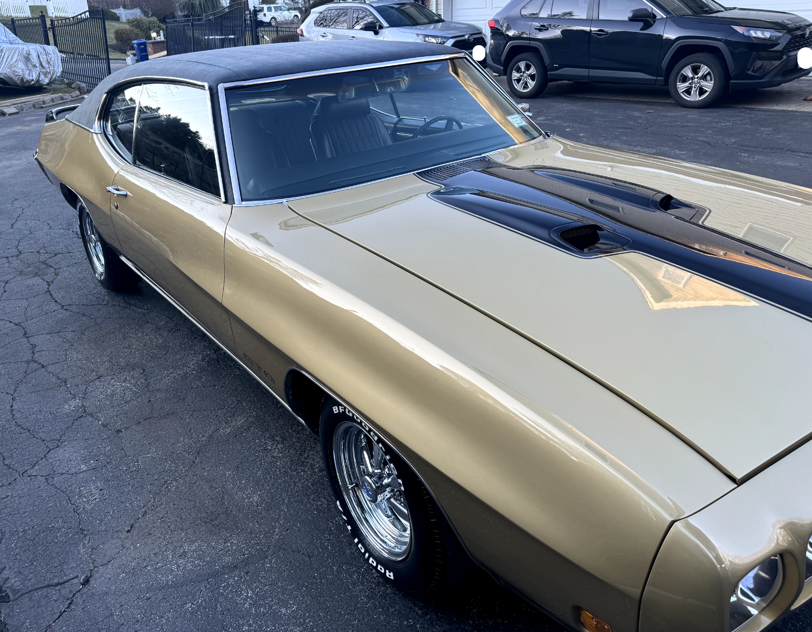 Pontiac-GTO-Coupe-1970-Gold-Black-483-2