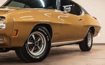 Pontiac-GTO-Coupe-1970-Gold-Black-483-23