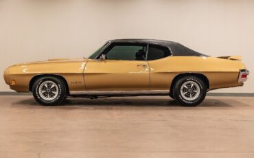 Pontiac-GTO-Coupe-1970-Gold-Black-483-24