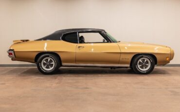 Pontiac-GTO-Coupe-1970-Gold-Black-483-30