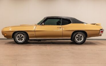 Pontiac-GTO-Coupe-1970-Gold-Black-483-31