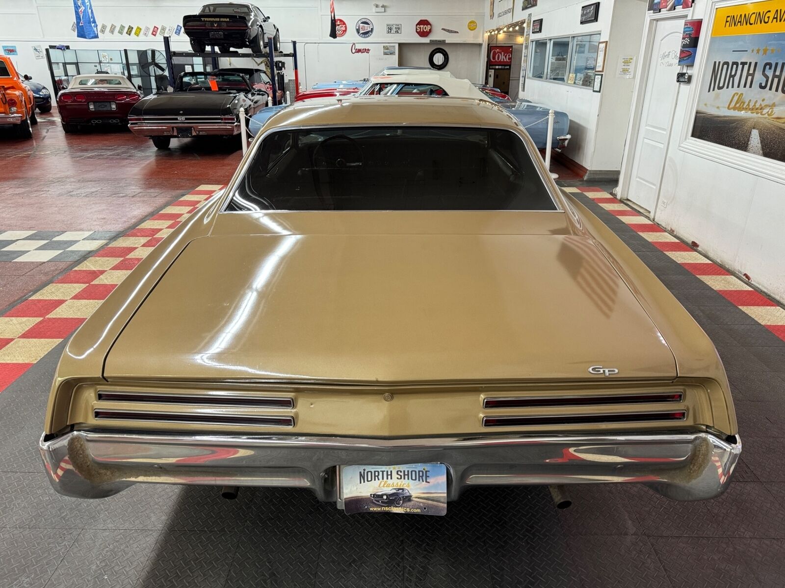 Pontiac-Grand-Prix-1967-Gold-Black-0-13