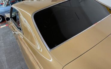 Pontiac-Grand-Prix-1967-Gold-Black-0-15