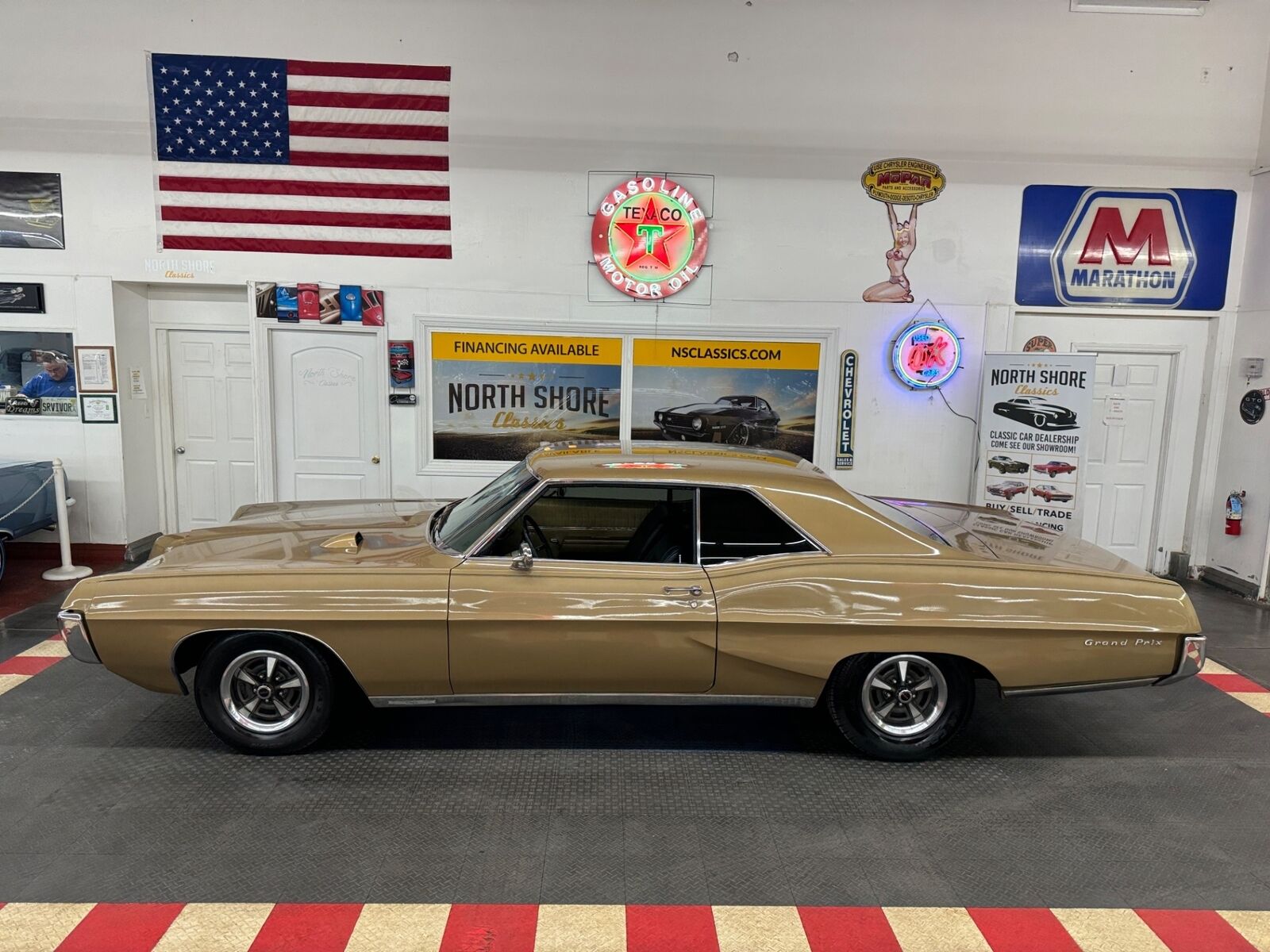 Pontiac-Grand-Prix-1967-Gold-Black-0-20