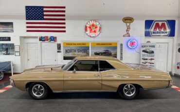 Pontiac-Grand-Prix-1967-Gold-Black-0-3