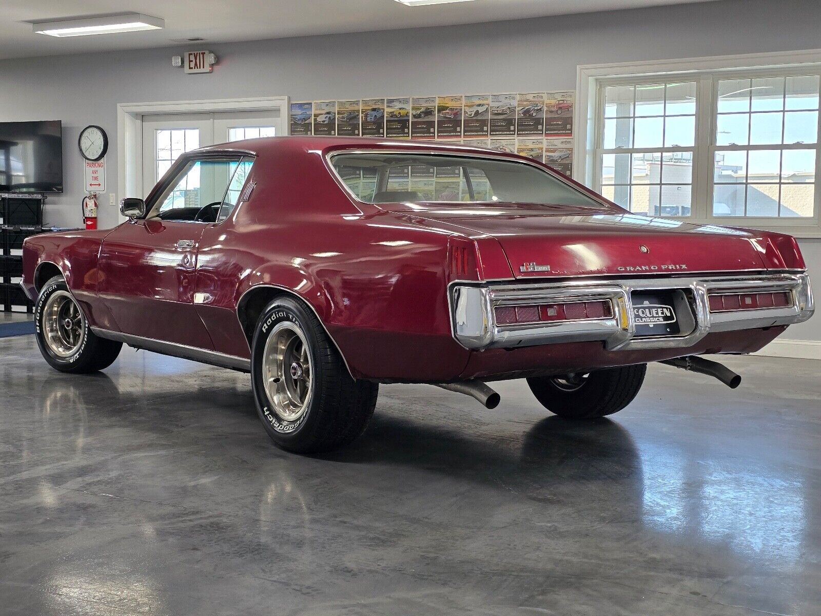 Pontiac-Grand-Prix-Coupe-1969-Burgundy-White-59546-10