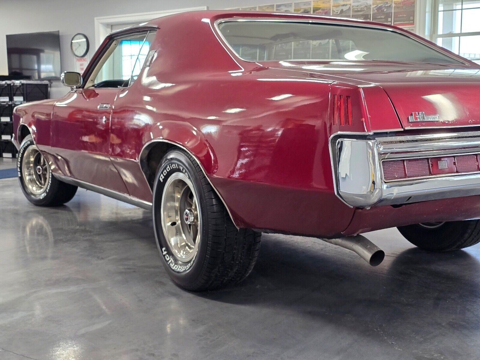 Pontiac-Grand-Prix-Coupe-1969-Burgundy-White-59546-12