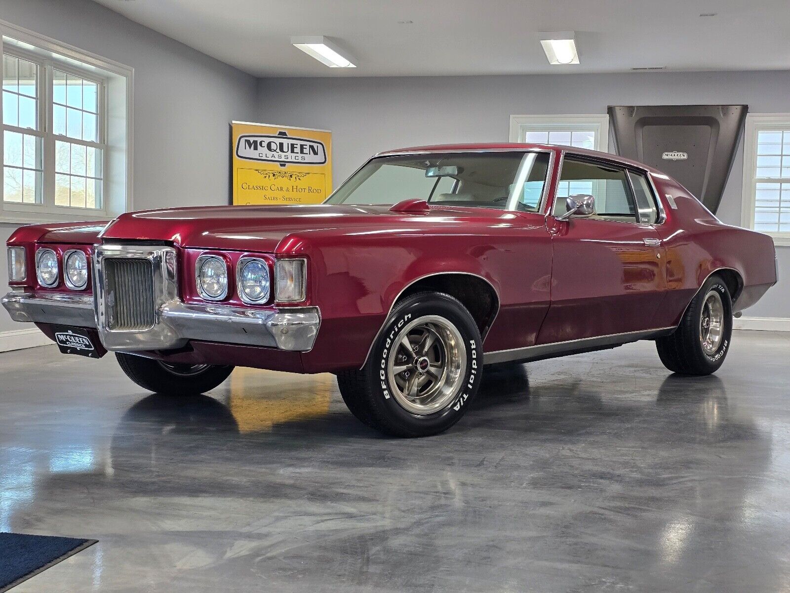 Pontiac-Grand-Prix-Coupe-1969-Burgundy-White-59546-15