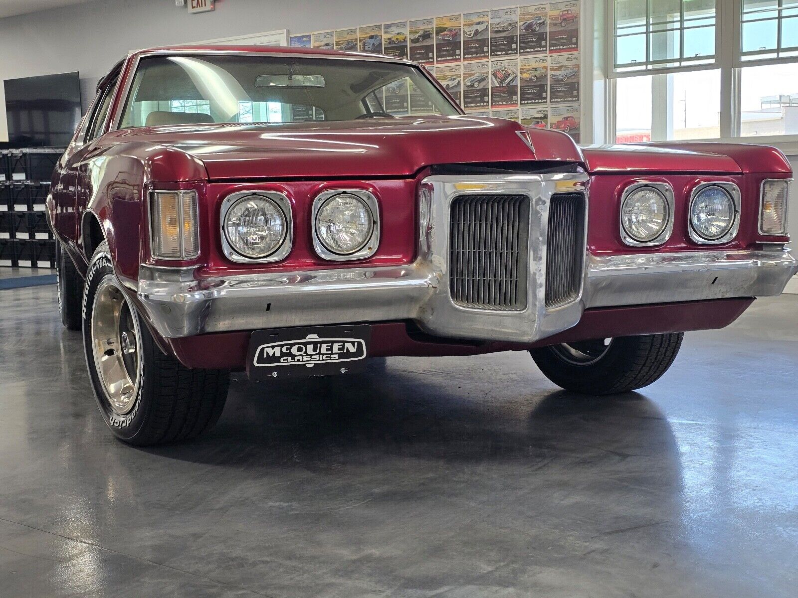 Pontiac-Grand-Prix-Coupe-1969-Burgundy-White-59546-19