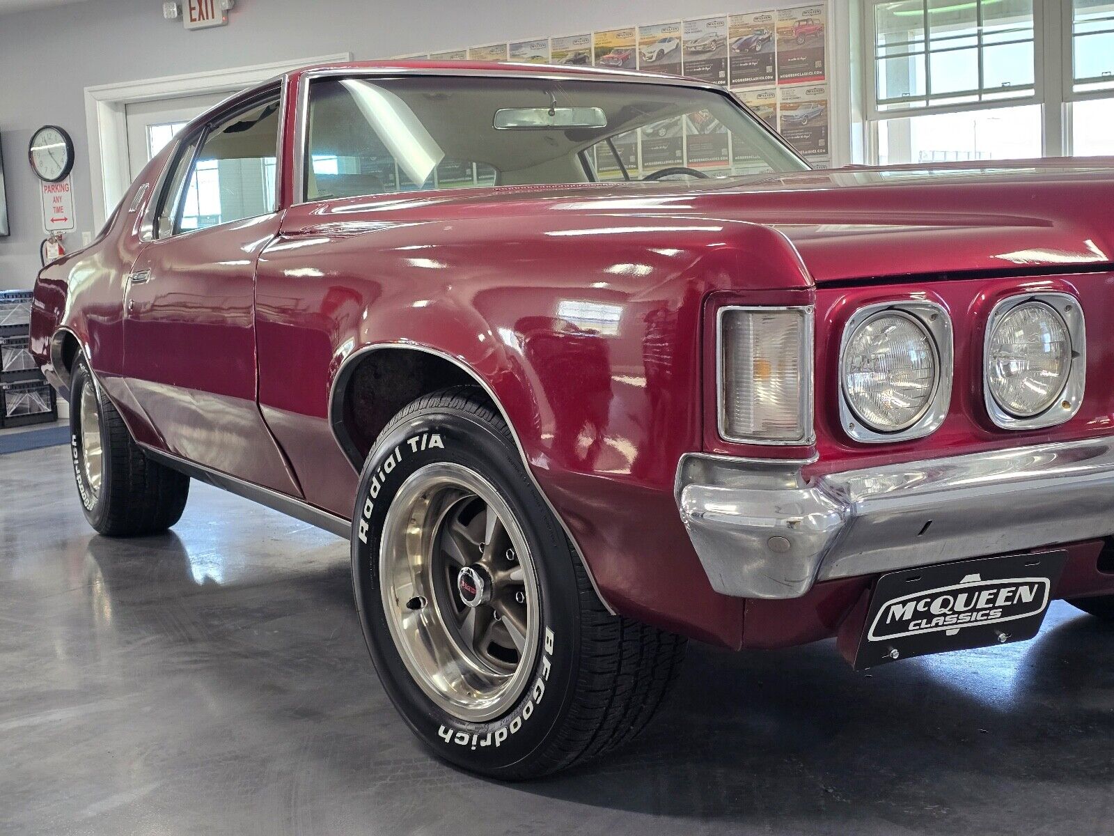 Pontiac-Grand-Prix-Coupe-1969-Burgundy-White-59546-21