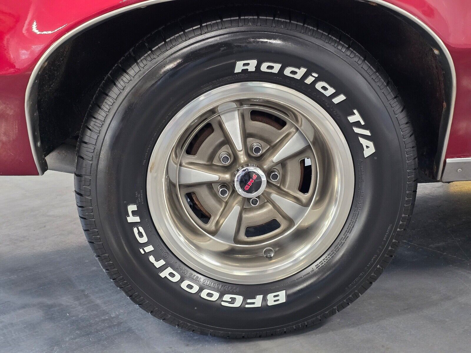 Pontiac-Grand-Prix-Coupe-1969-Burgundy-White-59546-29