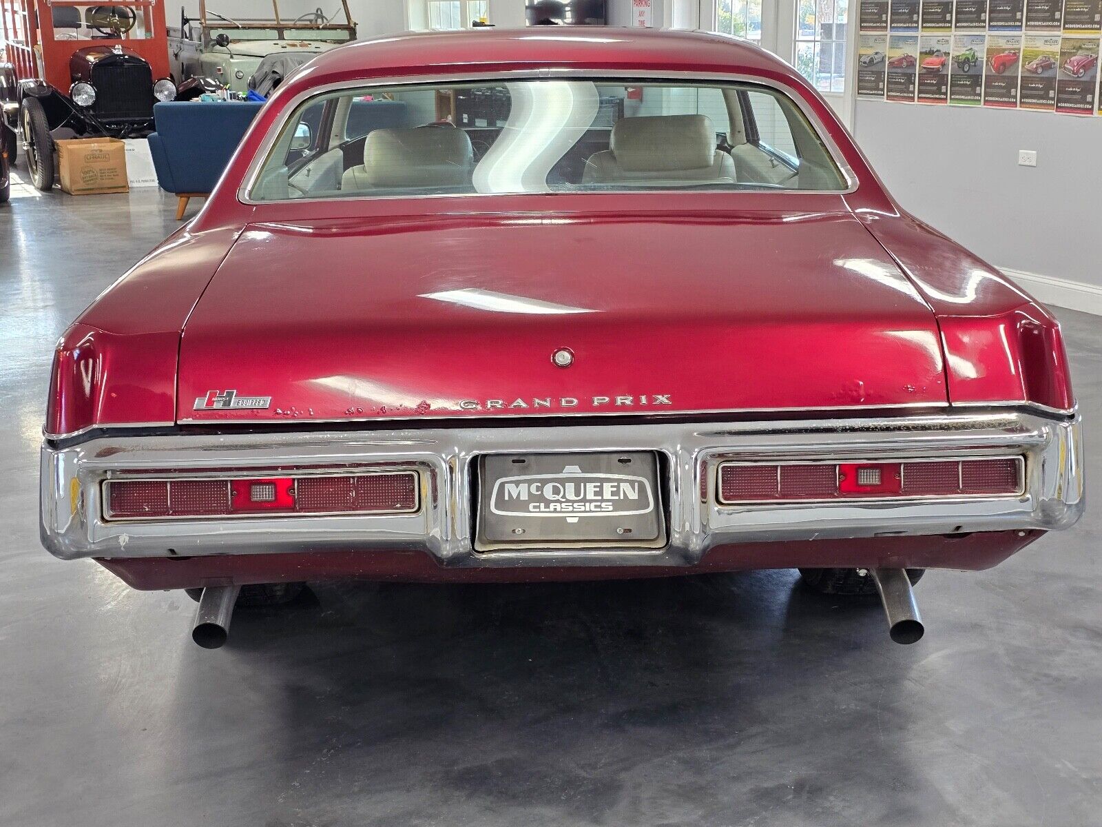 Pontiac-Grand-Prix-Coupe-1969-Burgundy-White-59546-5