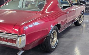 Pontiac-Grand-Prix-Coupe-1969-Burgundy-White-59546-8