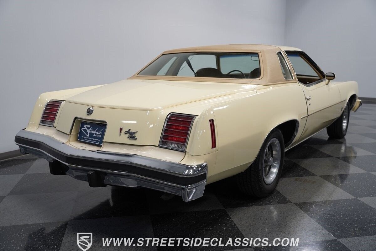 Pontiac-Grand-Prix-Coupe-1976-Bavarian-Cream-Tan-20553-10