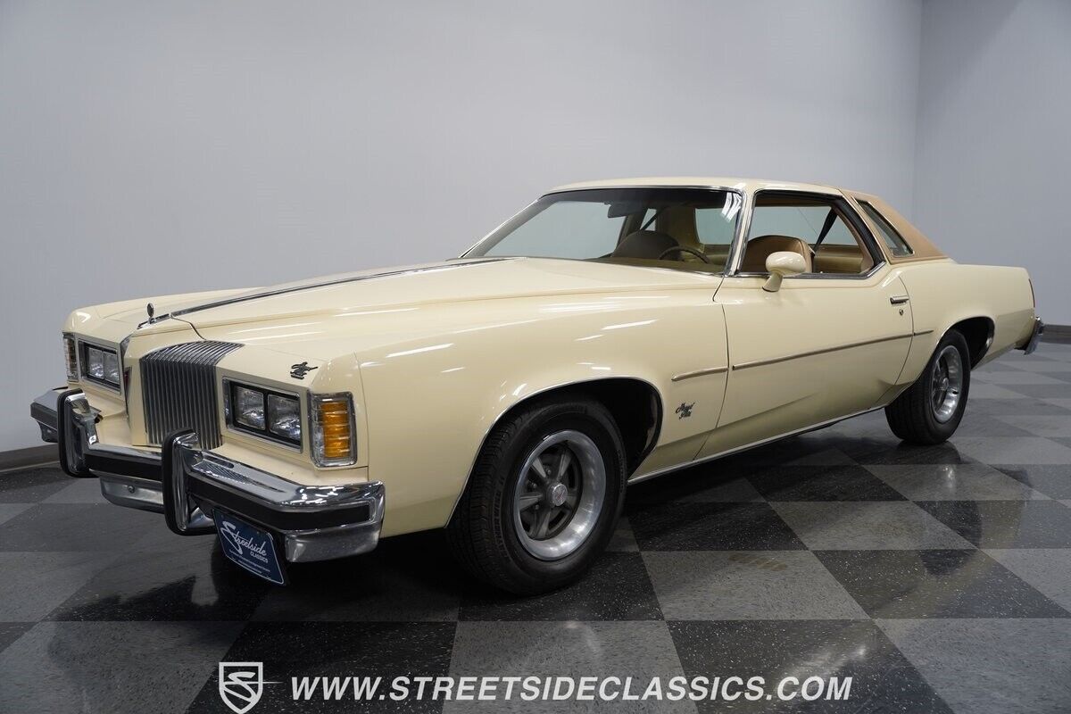 Pontiac-Grand-Prix-Coupe-1976-Bavarian-Cream-Tan-20553-5