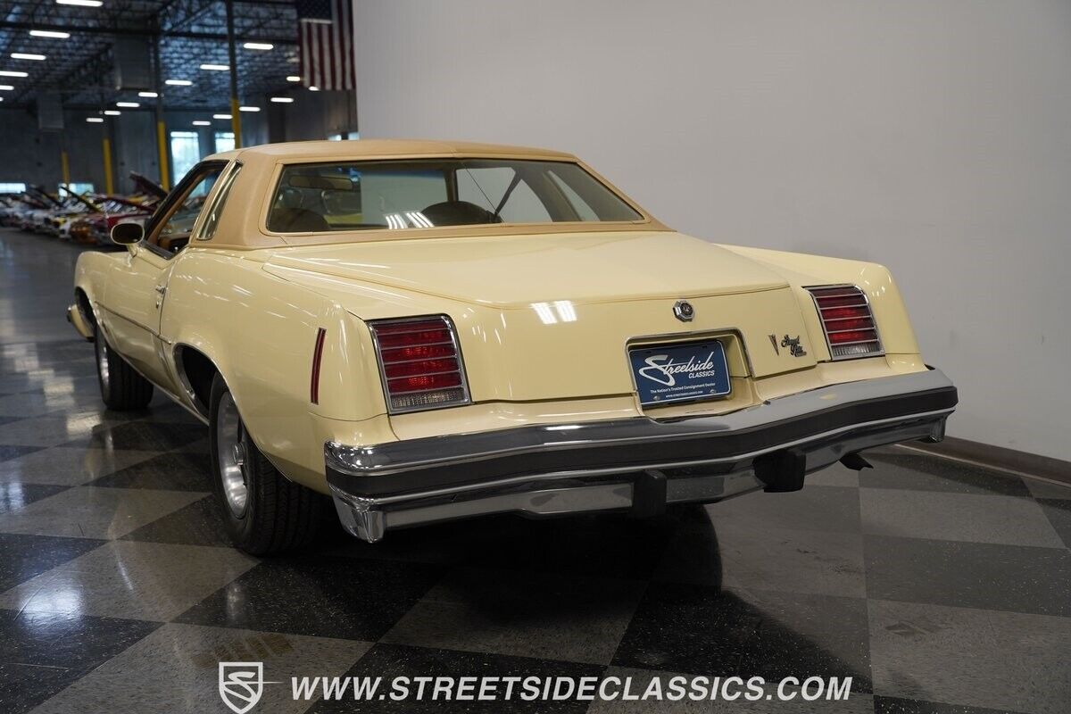 Pontiac-Grand-Prix-Coupe-1976-Bavarian-Cream-Tan-20553-8