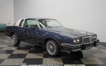 Pontiac-Grand-Prix-Coupe-1984-18