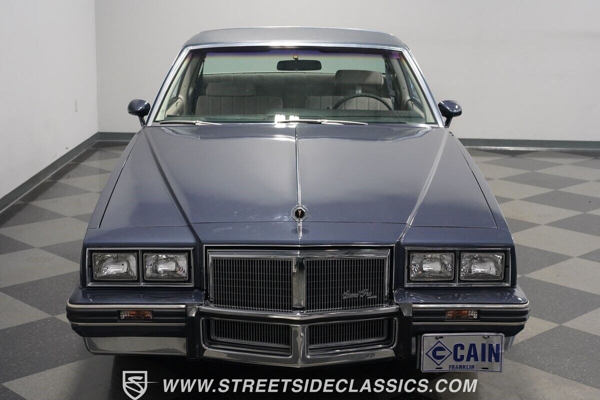 Pontiac-Grand-Prix-Coupe-1984-20