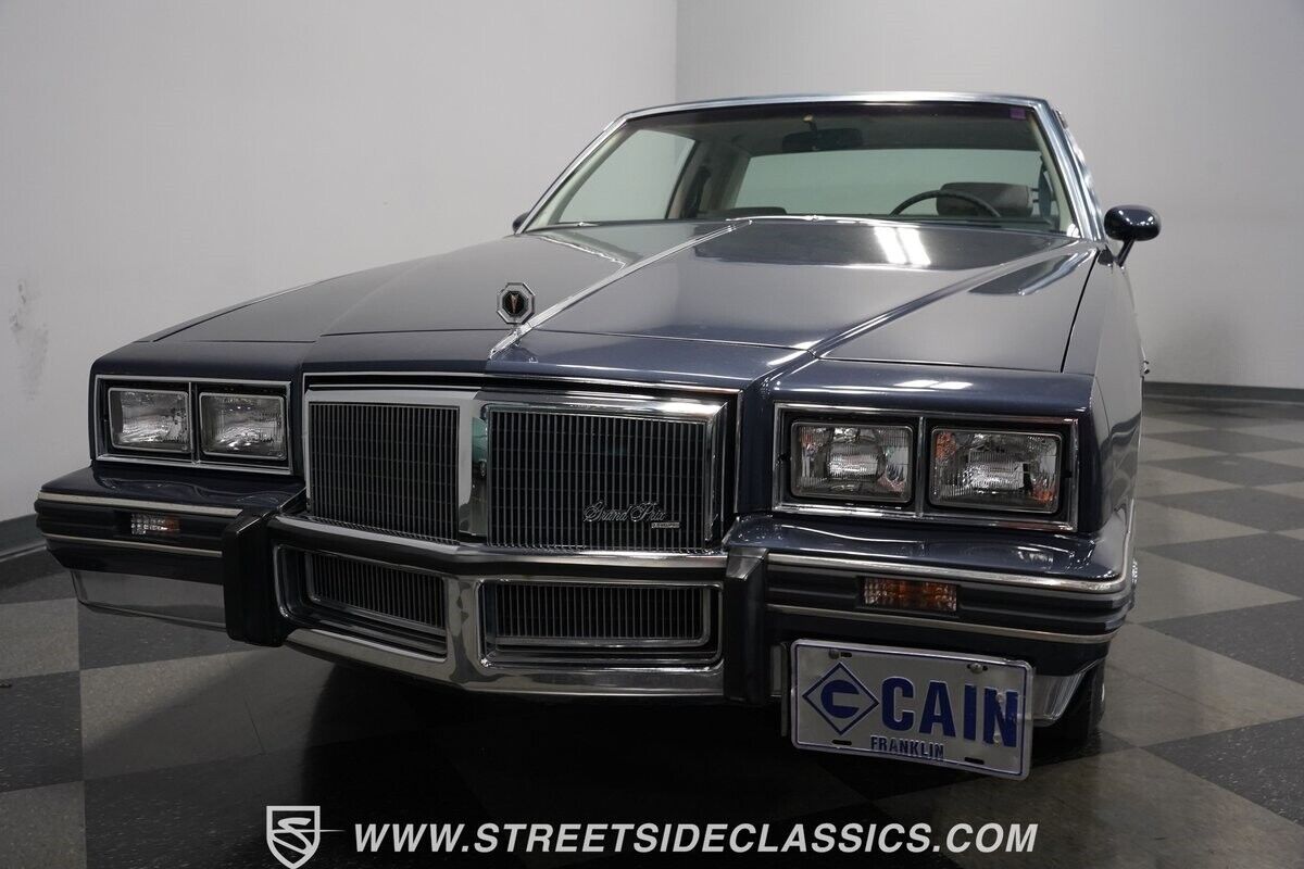 Pontiac-Grand-Prix-Coupe-1984-22