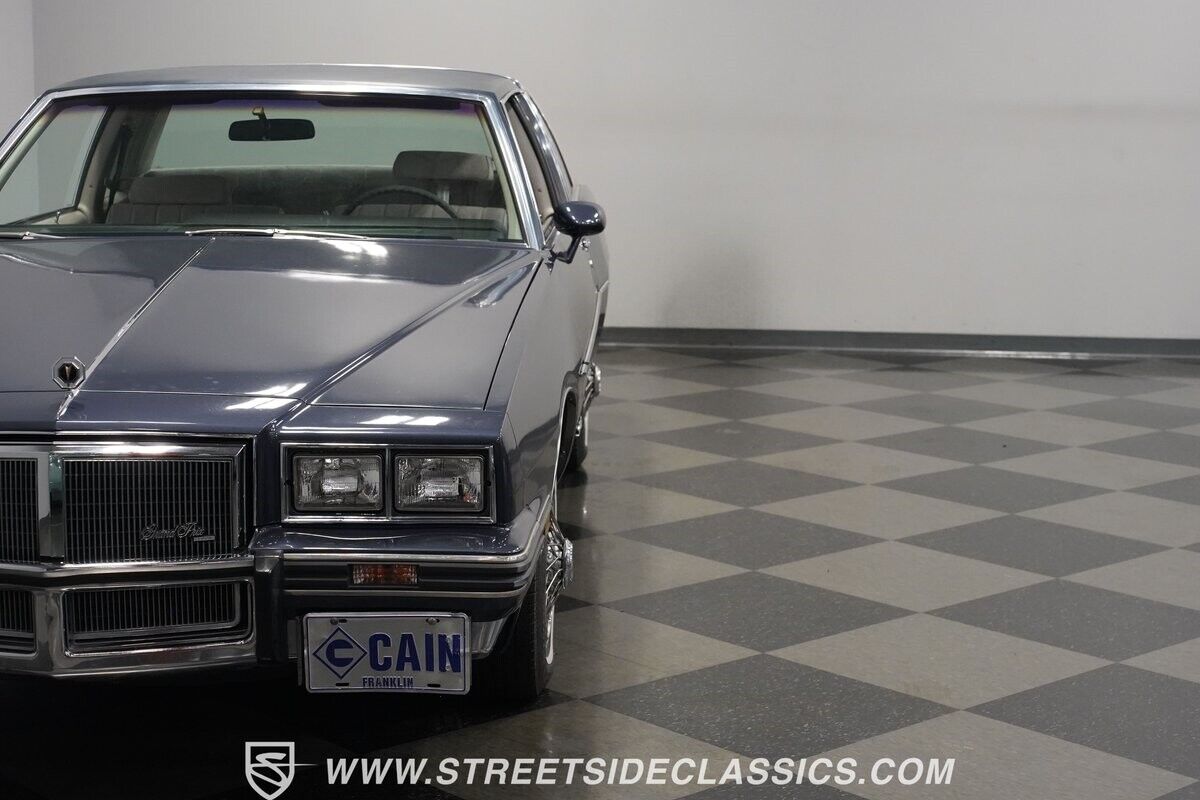 Pontiac-Grand-Prix-Coupe-1984-23