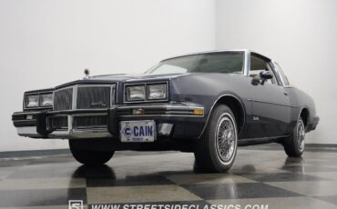 Pontiac-Grand-Prix-Coupe-1984-24