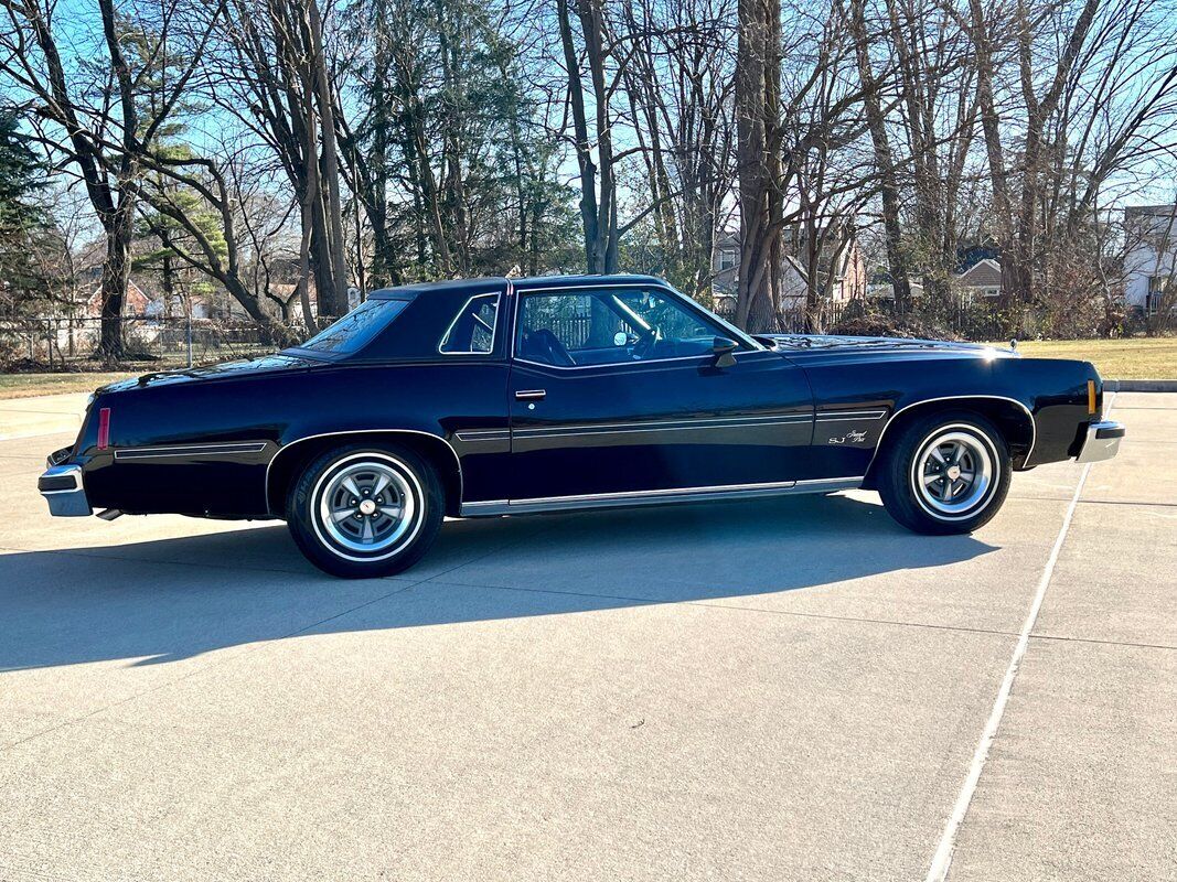 Pontiac-Grand-Prix-SJ-Coupe-1977-Black-Black-123919-5