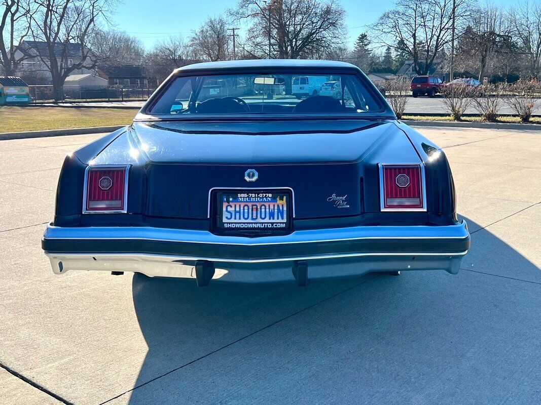 Pontiac-Grand-Prix-SJ-Coupe-1977-Black-Black-123919-8