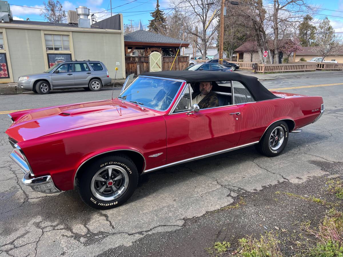 Pontiac-Gto-1965-193121-10