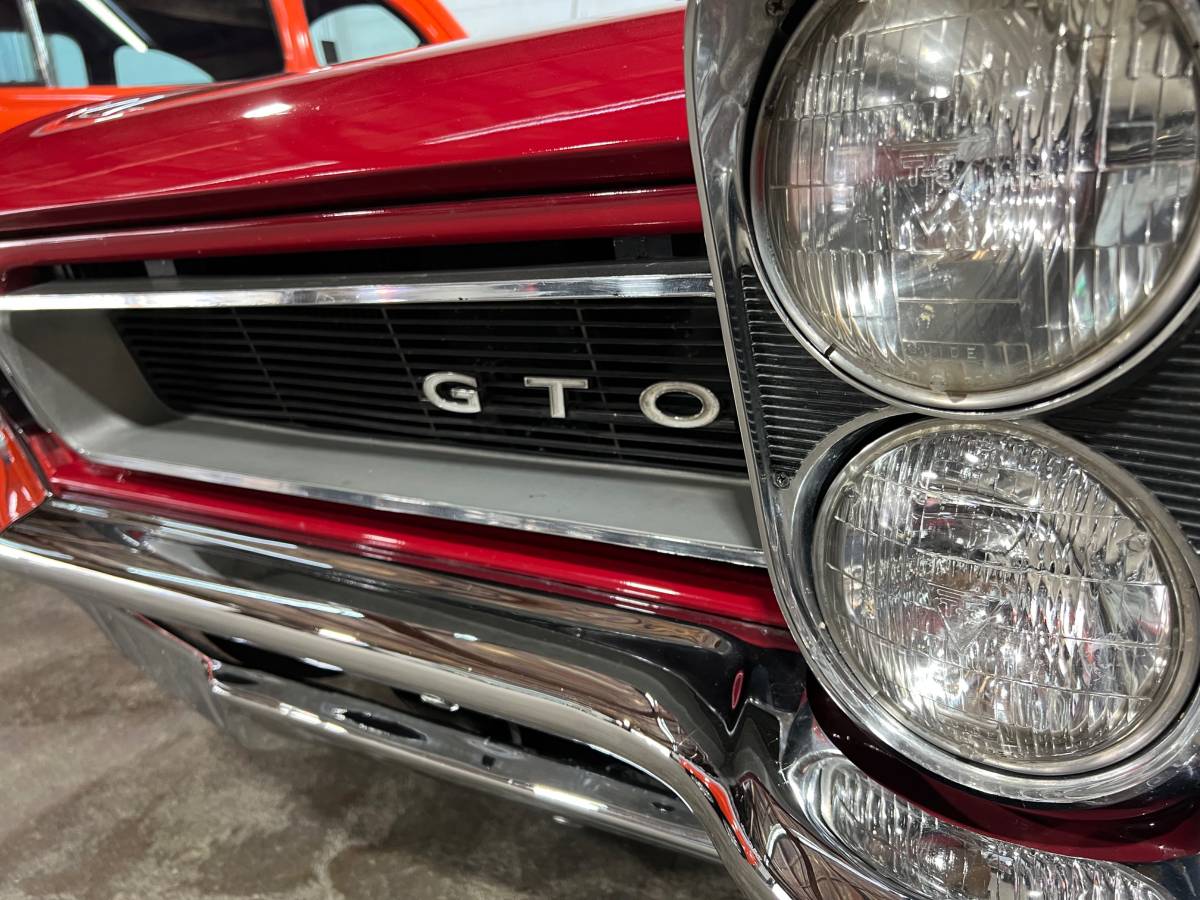 Pontiac-Gto-1965-193121-11