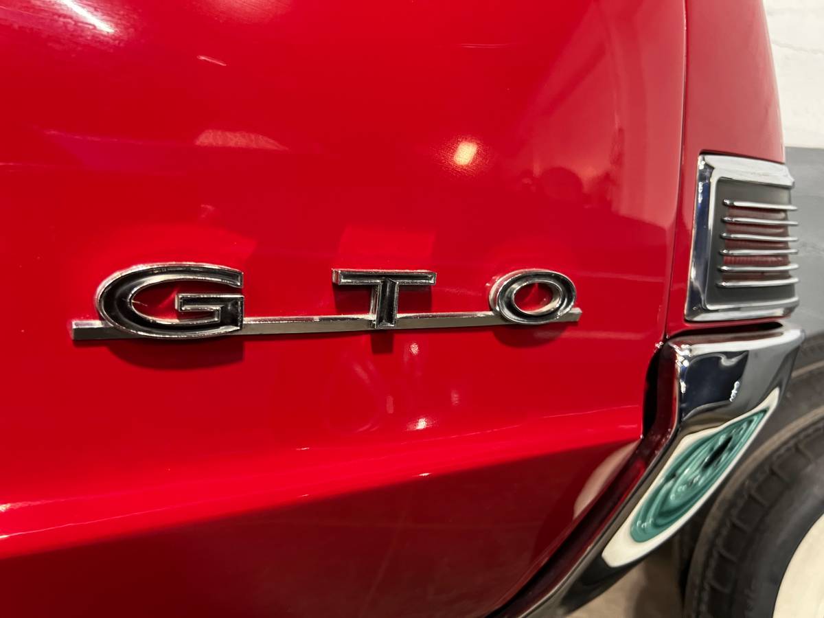 Pontiac-Gto-1965-193121-14