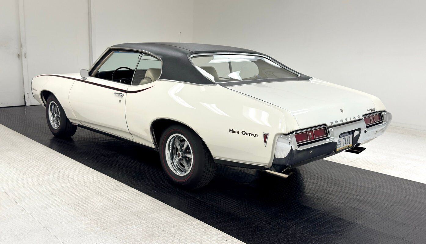 Pontiac-Le-Mans-1969-White-Parchment-78792-2