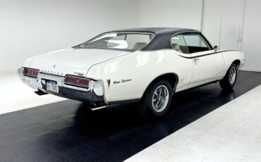 Pontiac-Le-Mans-1969-White-Parchment-78792-4