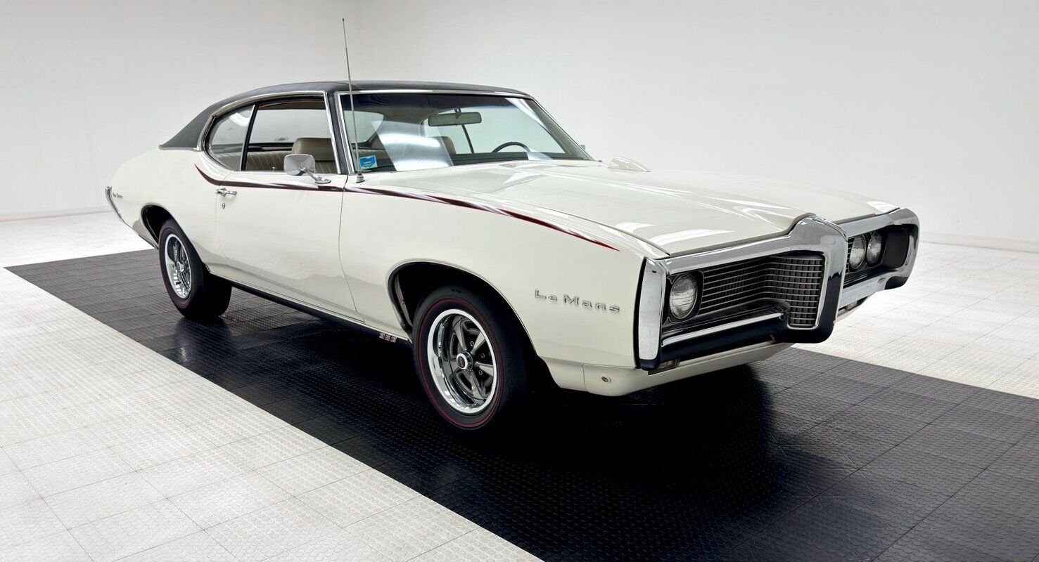 Pontiac-Le-Mans-1969-White-Parchment-78792-6