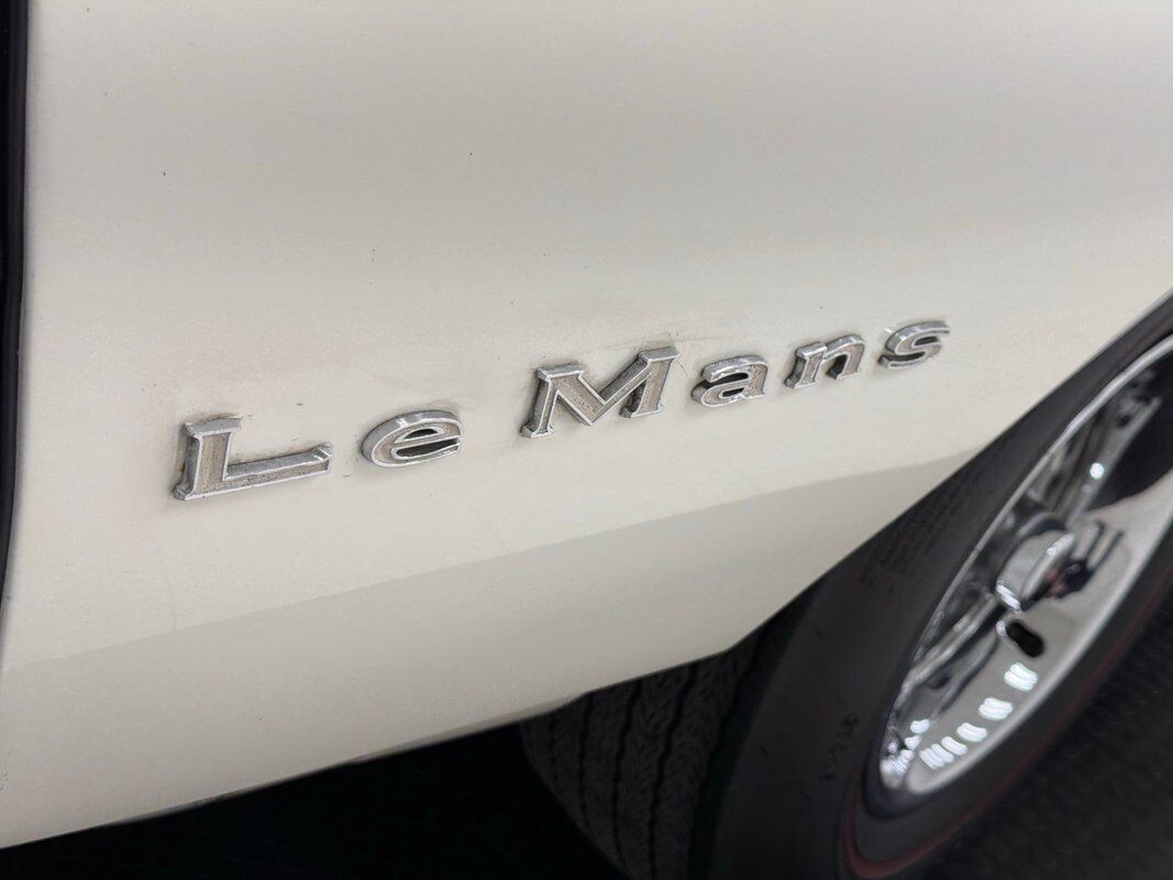 Pontiac-Le-Mans-1969-White-Parchment-78792-9