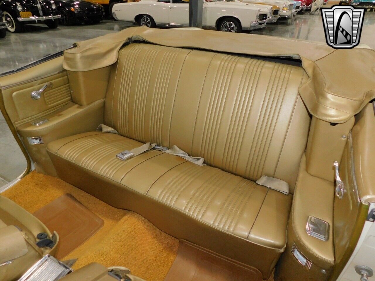 Pontiac-Le-Mans-Cabriolet-1967-Cream-Brown-130214-8