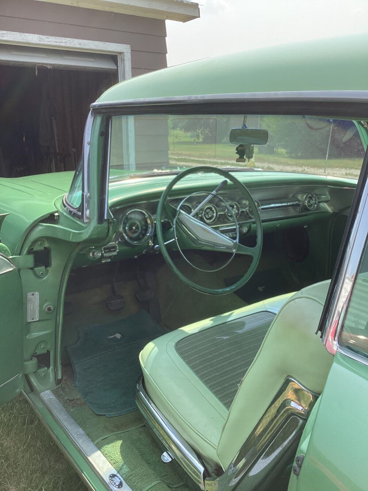 Pontiac-Parisienne-1958-8