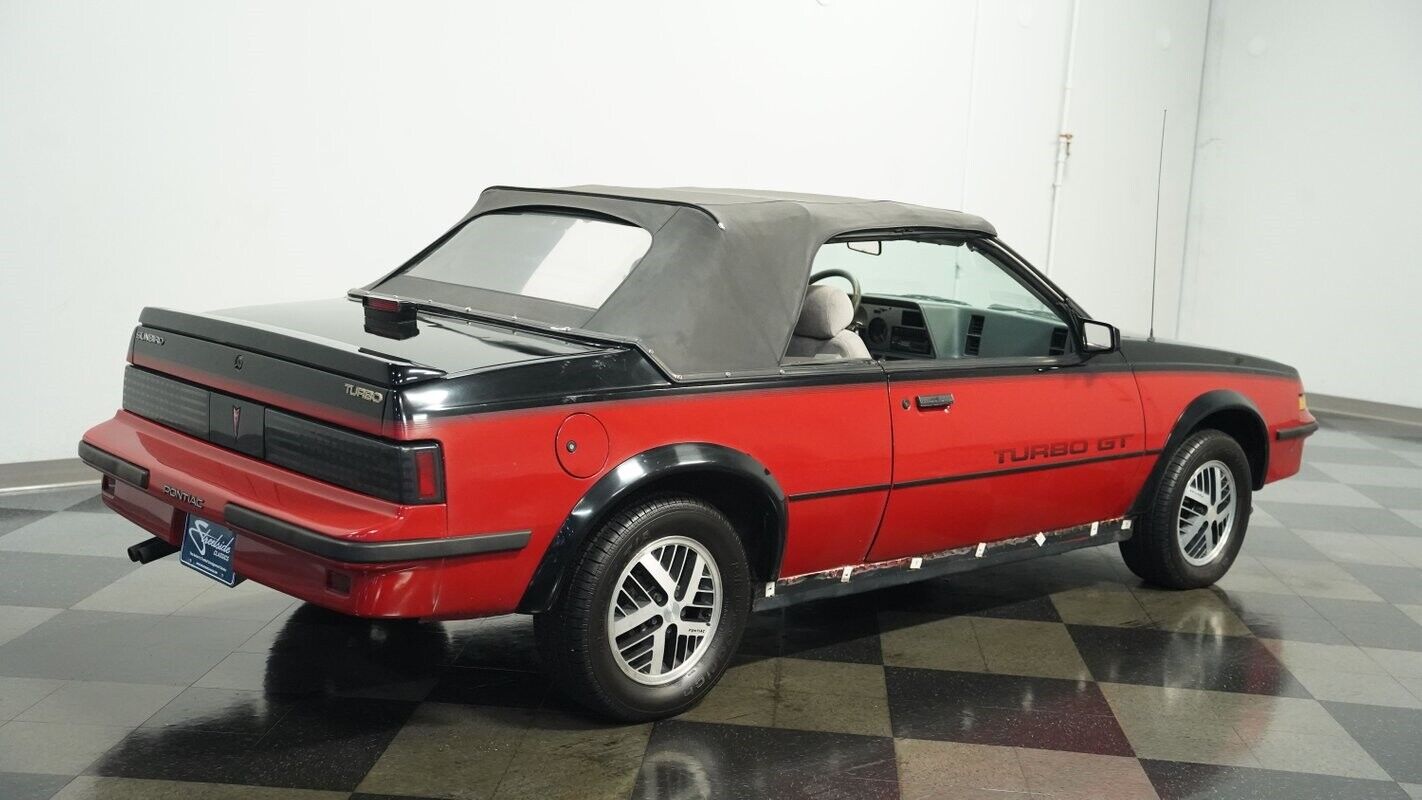 Pontiac-Sunbird-Cabriolet-1986-Red-Gray-117263-10