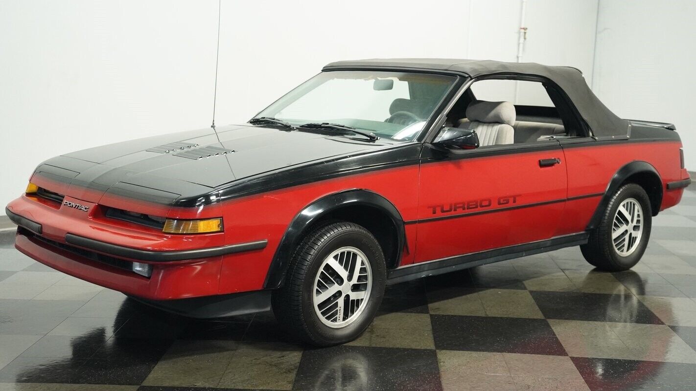 Pontiac-Sunbird-Cabriolet-1986-Red-Gray-117263-5