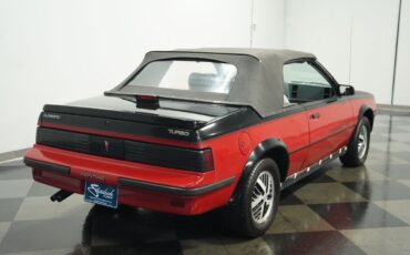 Pontiac-Sunbird-Cabriolet-1986-Red-Gray-117263-9