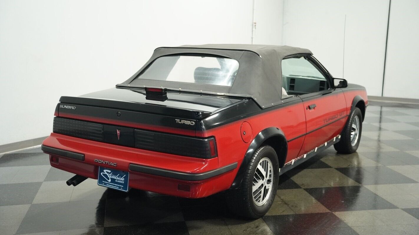 Pontiac-Sunbird-Cabriolet-1986-Red-Gray-117263-9