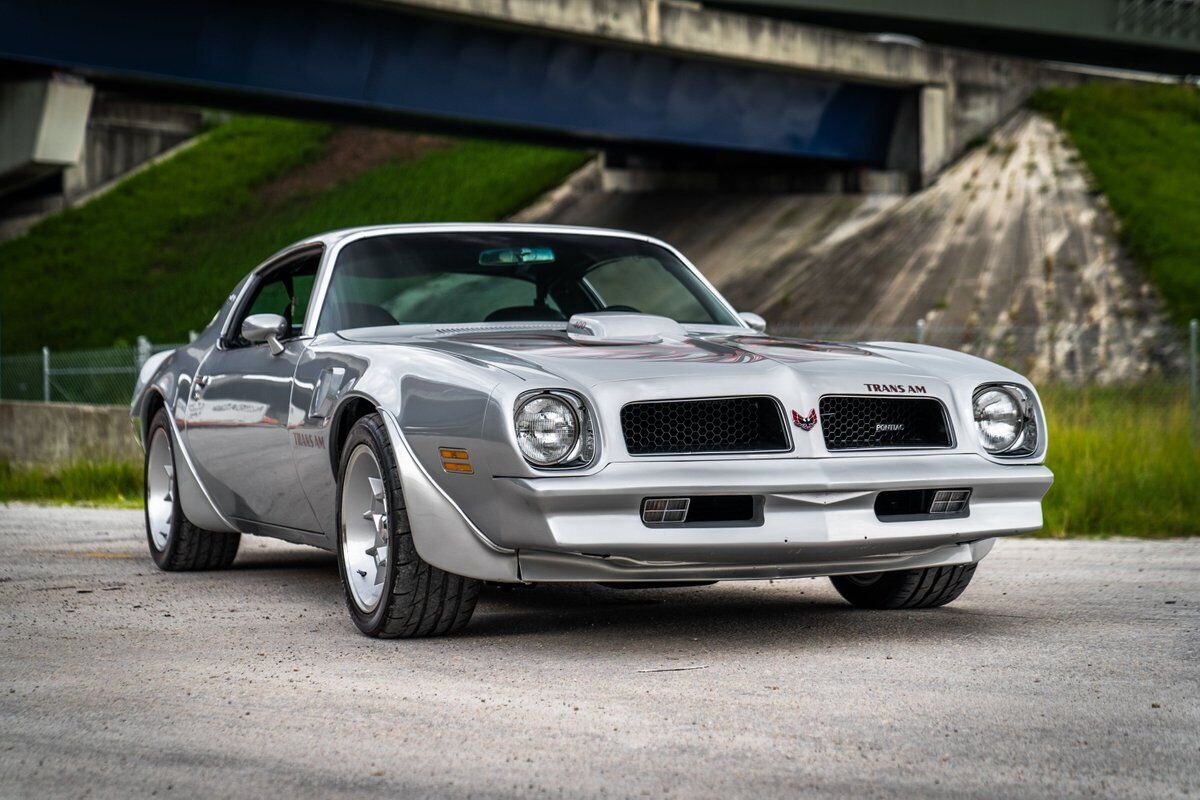 Pontiac-Trans-Am-1976-Silver-Black-87864-21