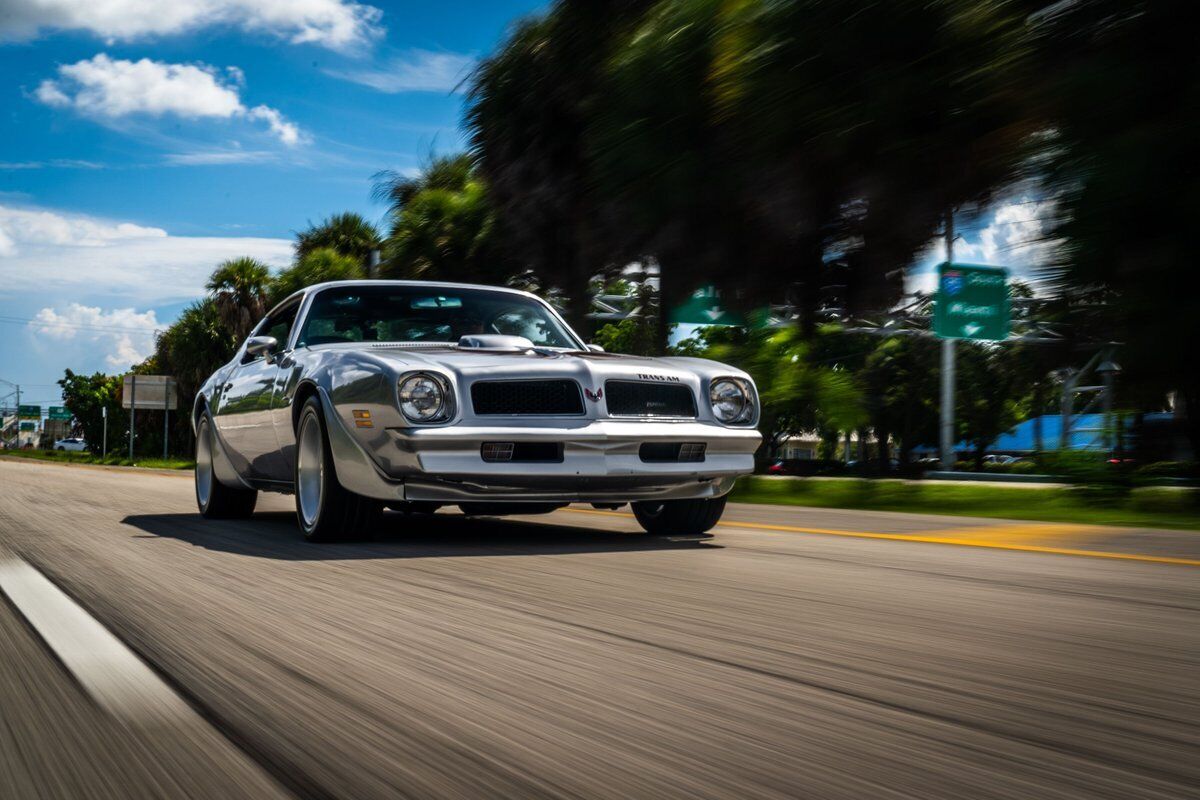 Pontiac-Trans-Am-1976-Silver-Black-87864-23