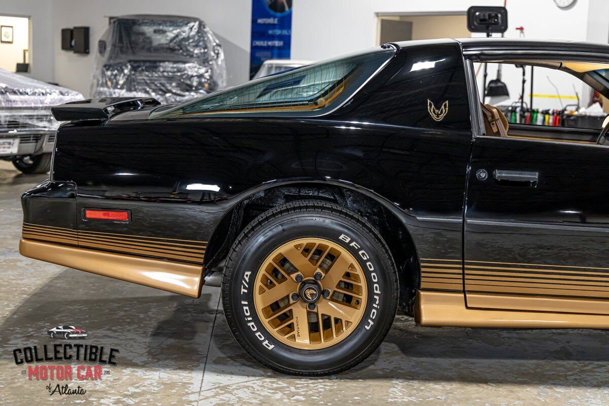 Pontiac-Trans-Am-Coupe-1984-Black-14388-24