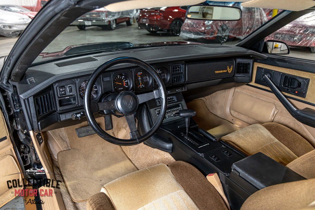 Pontiac-Trans-Am-Coupe-1984-Black-14388-4