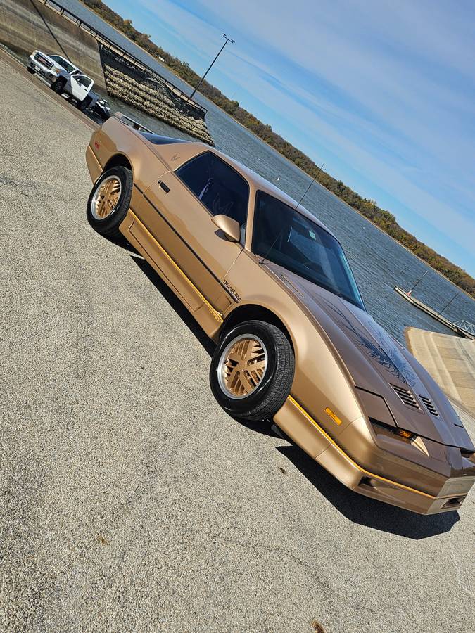 Pontiac-Trans-am-1985-1